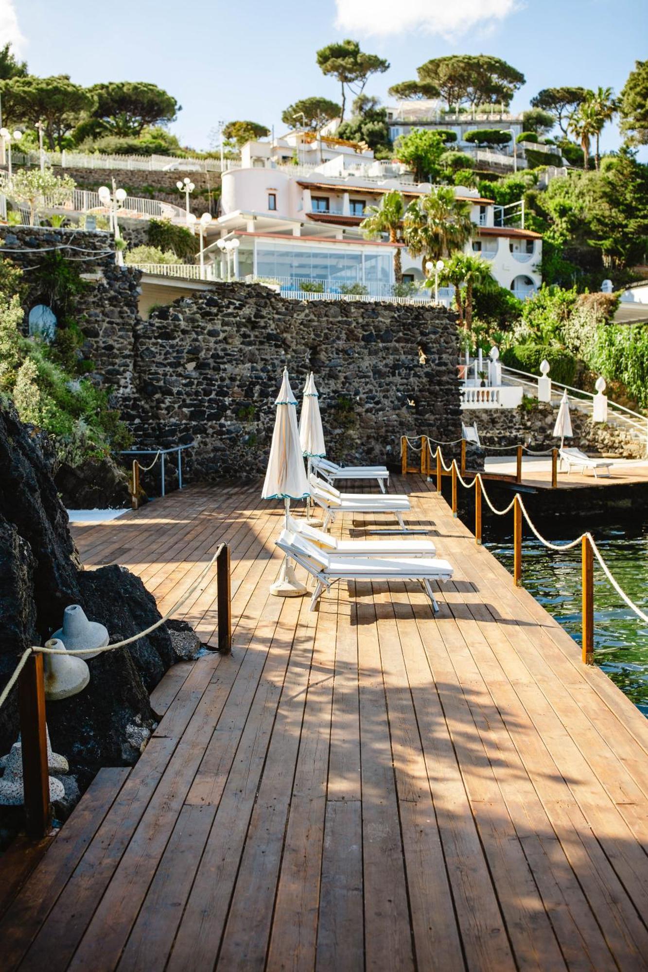 Strand Hotel Delfini Isquia Exterior foto