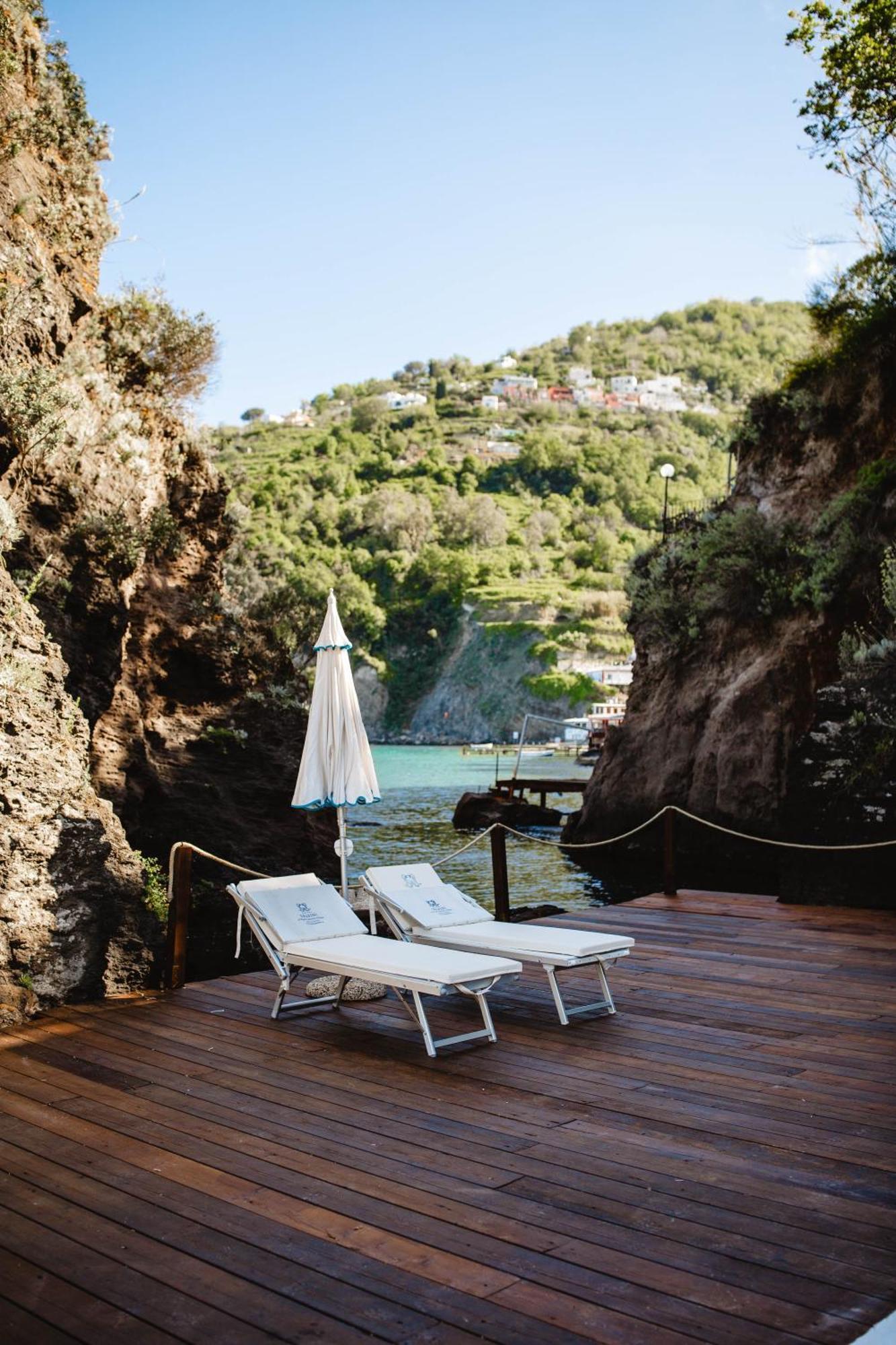 Strand Hotel Delfini Isquia Exterior foto