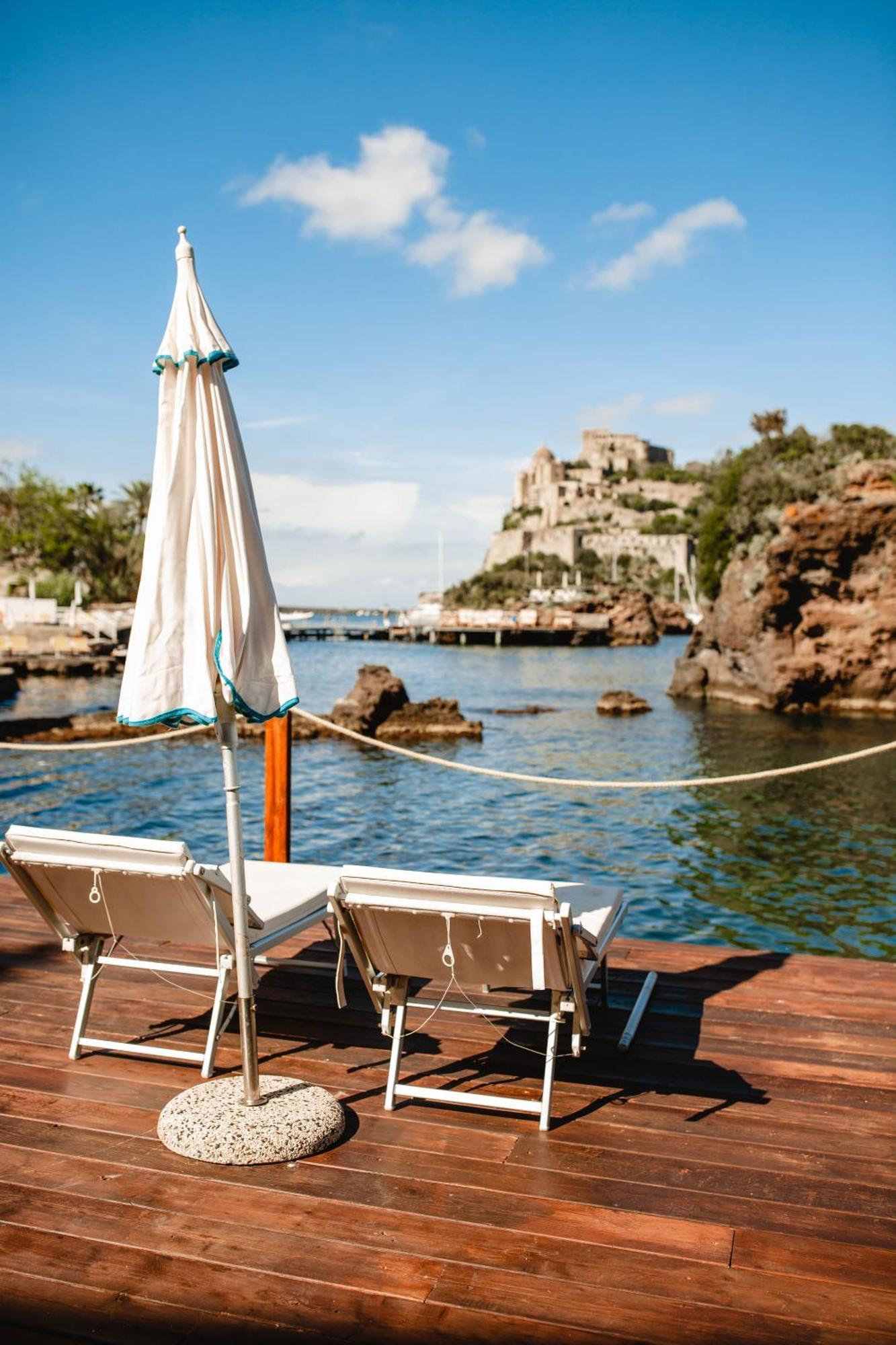 Strand Hotel Delfini Isquia Exterior foto