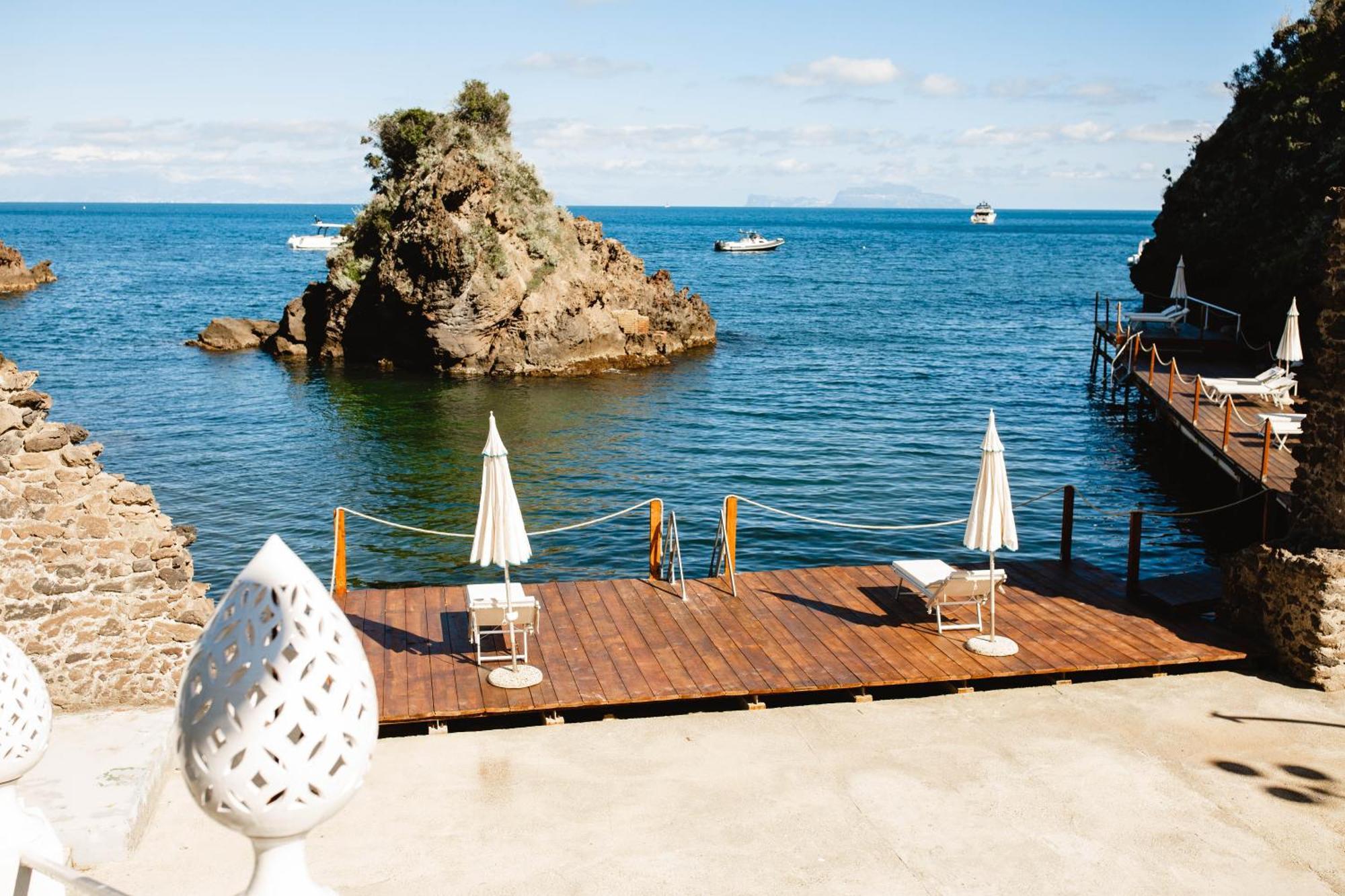 Strand Hotel Delfini Isquia Exterior foto